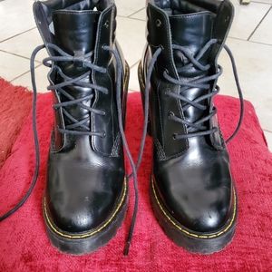 Doc Martens Persephone Black size 9